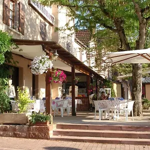 Aux Portes De Conques Hotel
